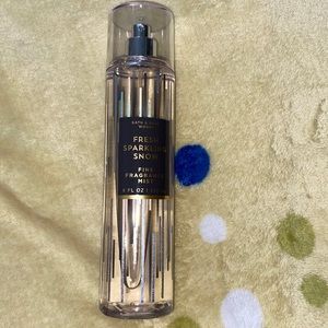 Fresh Sparkling Snow fine fragrance mist Bath and body Works 8 FL(discontinued)